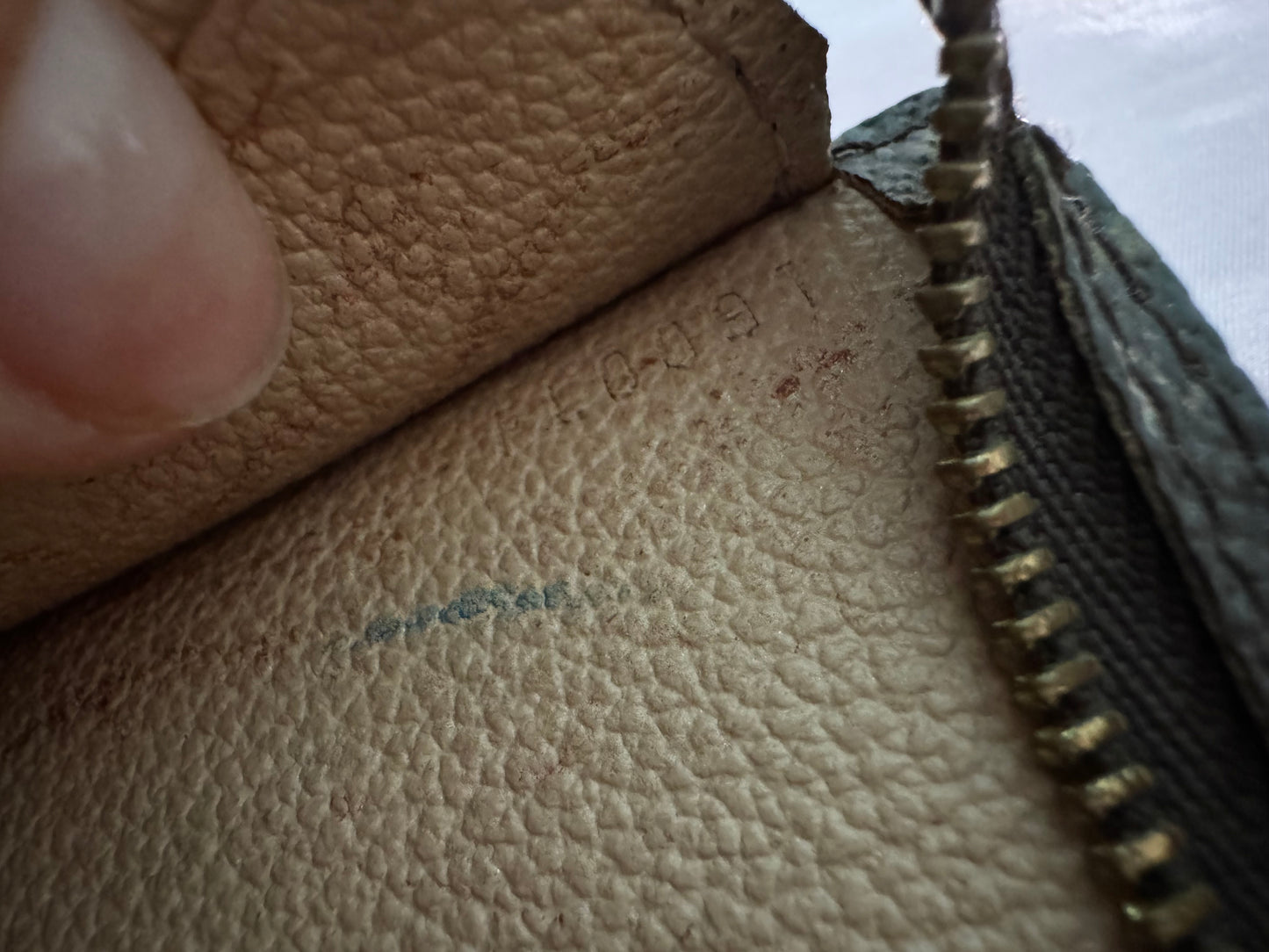 Toilette LV small