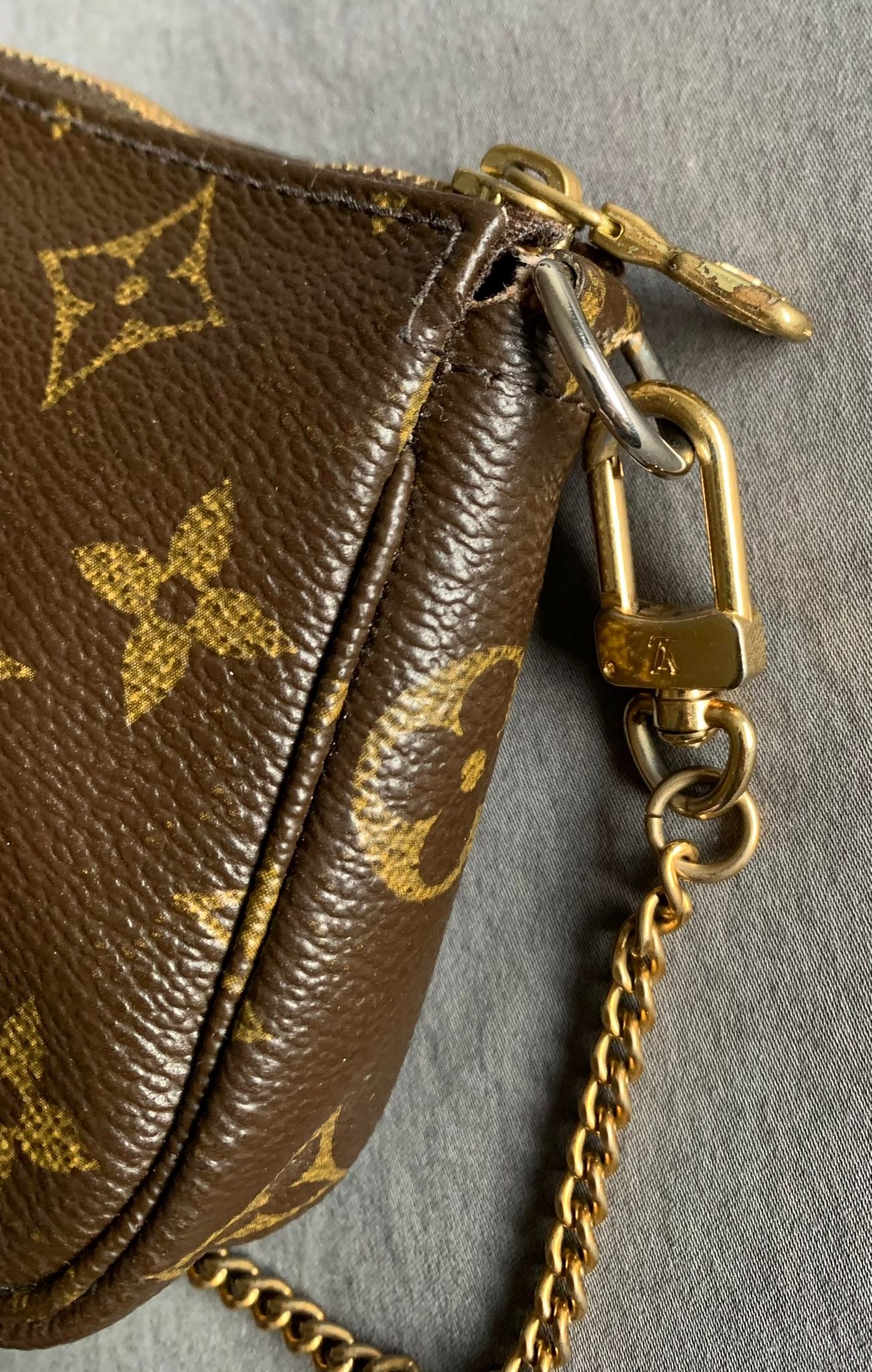 Pochette accessories Lv