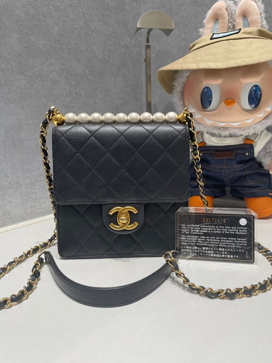 Chanel con perle